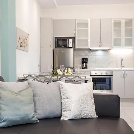 Crystal Blue Daire *